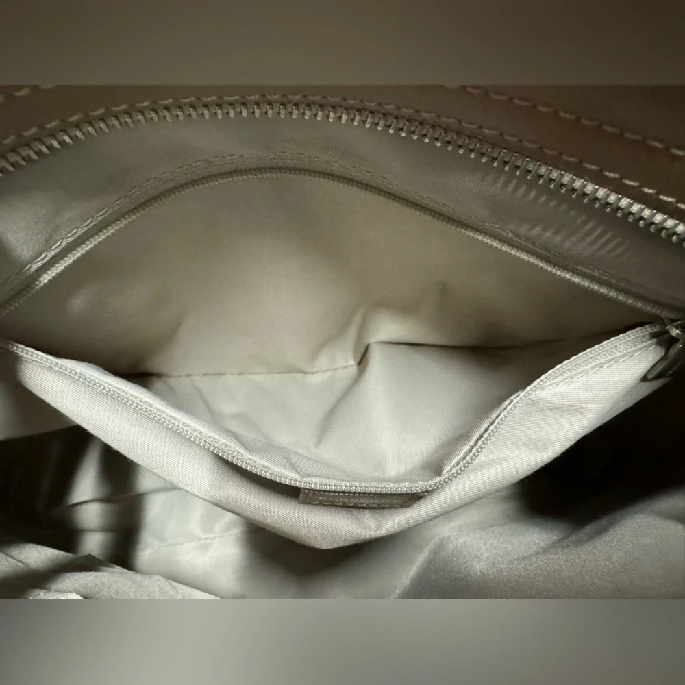 Burberry vintage pale